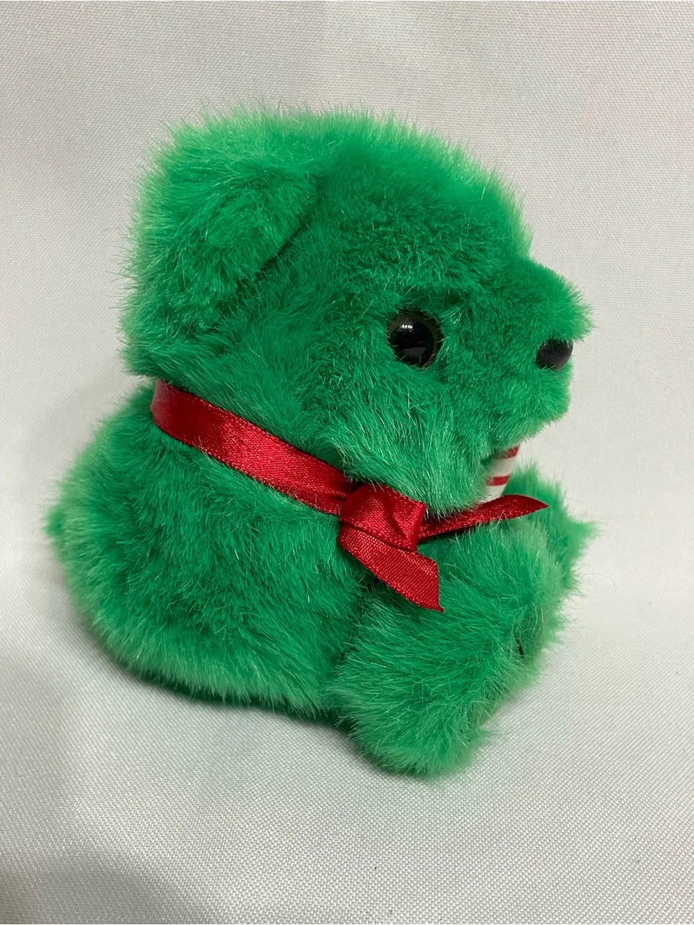Jingles the Christmas Bear vintage 1997 Puffkins miniature bean plush Like New!